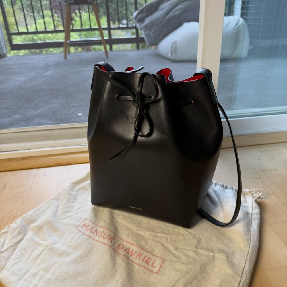 🖤❤️Authentic Mansur Gavriel Large Bucket Bag – Black/Red Leather, Excellent🖤❤️